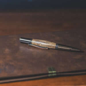 Oak & Acorn Pen – Handcrafted from Reclaimed Irish Whiskey Barrels